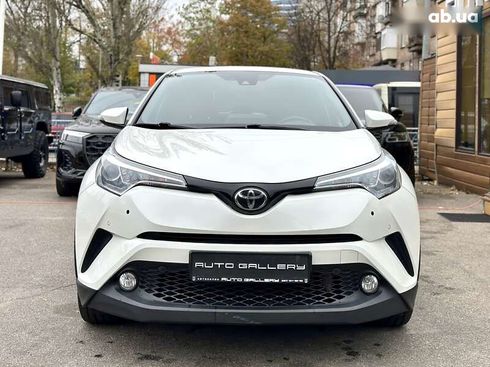 Toyota C-HR 2017 - фото 2