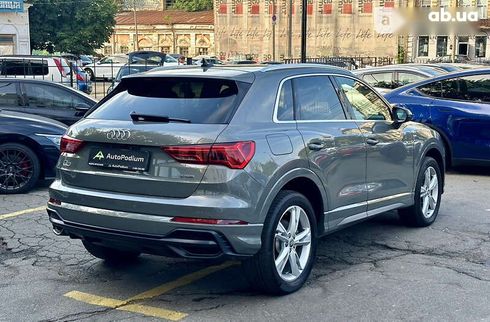 Audi Q3 2019 - фото 8