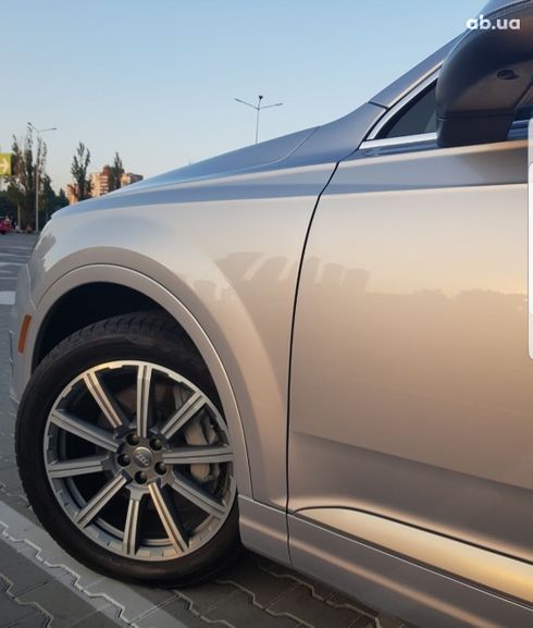 Audi Q7 2018 серый - фото 7