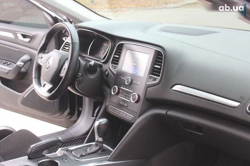 Renault Megane 2017 - фото 21