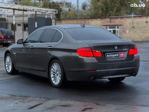 BMW 5 серия 2011 коричневый - фото 8