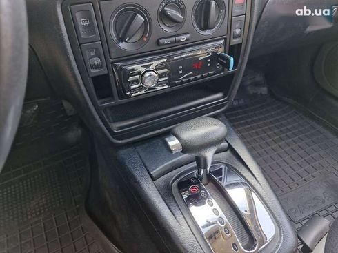 Volkswagen Passat 2001 - фото 18