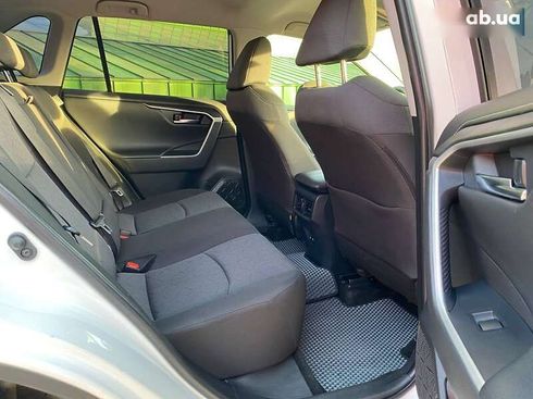 Toyota RAV4 2020 - фото 30
