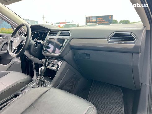 Volkswagen Tiguan 2019 черный - фото 35