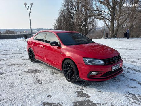 Volkswagen Jetta GLI 2016 красный - фото 7