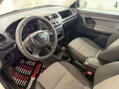 Skoda Fabia 2011 - фото 18
