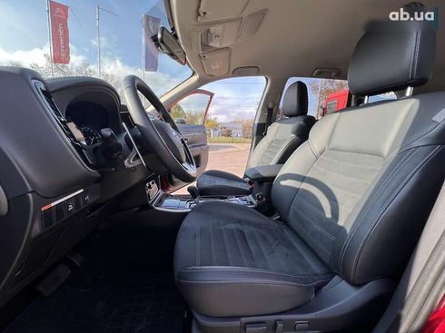 Mitsubishi Outlander 2021 - фото 15