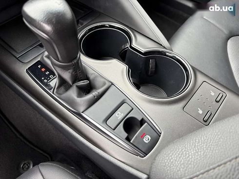 Toyota Camry 2021 - фото 29