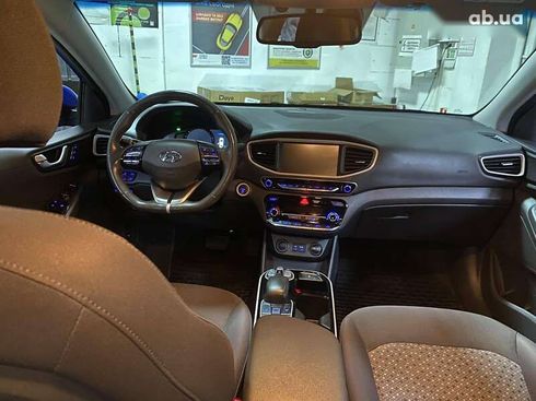Hyundai Ioniq 2017 - фото 27