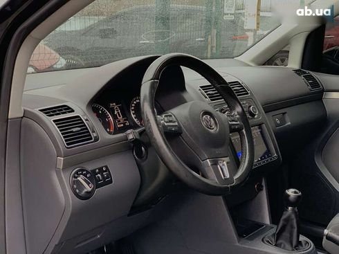 Volkswagen Touran 2011 - фото 24