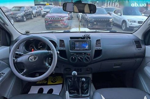 Toyota Hilux 2011 - фото 12