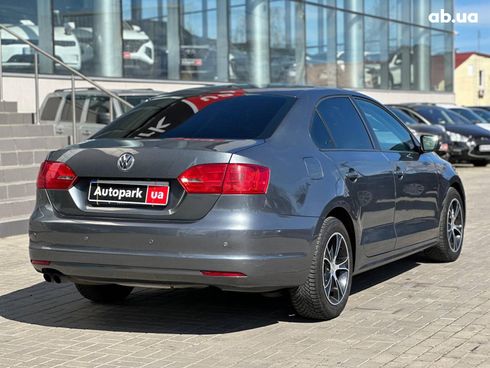 Volkswagen Jetta 2012 серый - фото 7
