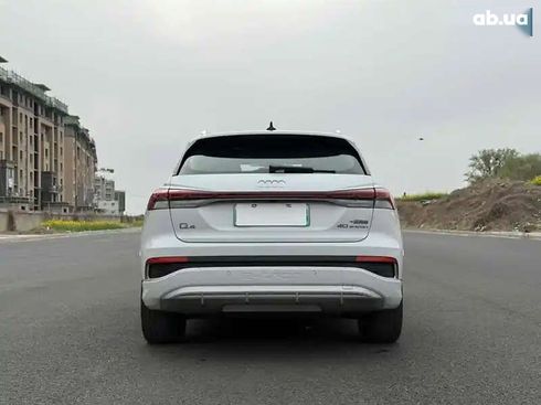 Audi Q4 e-tron 2024 - фото 4