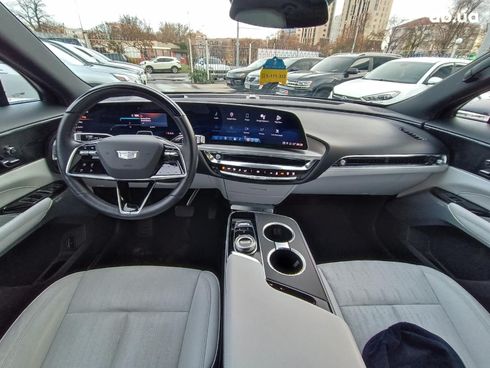Cadillac Lyriq 2023 синий - фото 32