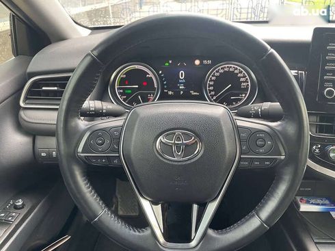 Toyota Camry 2021 - фото 11