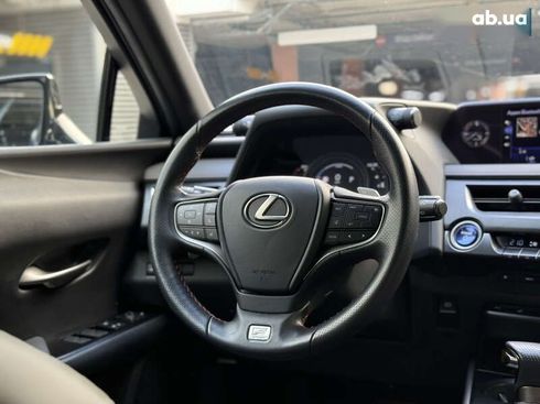 Lexus UX 2020 - фото 18