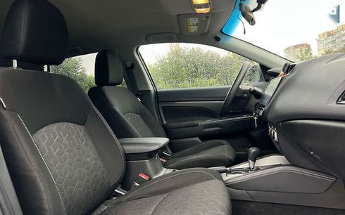 Mitsubishi Outlander 2019 - фото 17