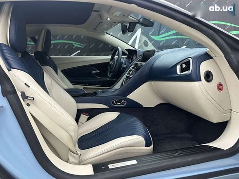 Aston Martin DB11 2016 - фото 16