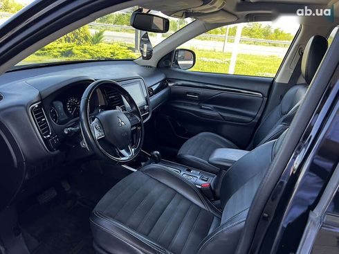 Mitsubishi Outlander 2019 - фото 20