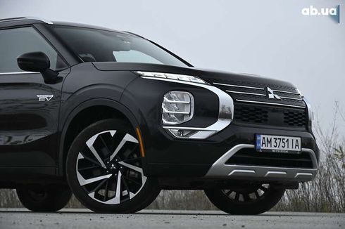 Mitsubishi Outlander 2023 - фото 3
