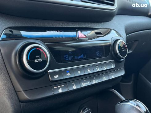 Hyundai Tucson 2018 бежевый - фото 36