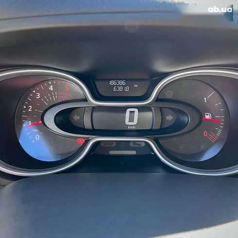 Renault Trafic 2021 - фото 24