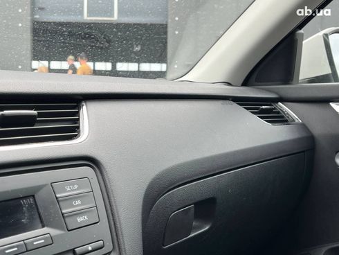 Skoda Octavia 2014 белый - фото 21