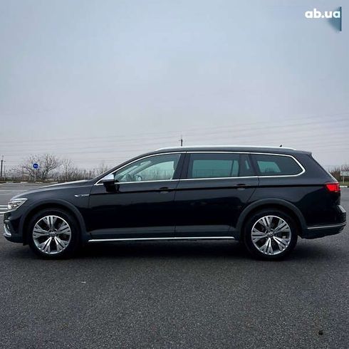 Volkswagen passat alltrack 2020 - фото 6