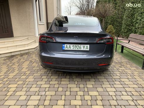 Tesla Model 3 2020 серый - фото 2