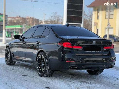 BMW 5 серия 2019 - фото 12