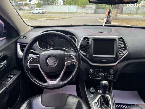 Jeep Cherokee 2016 черный - фото 18