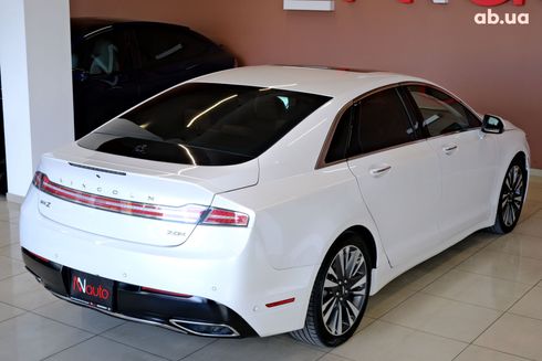Lincoln MKZ 2017 белый - фото 5