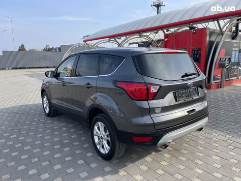 Ford Escape 2019 серый - фото 6