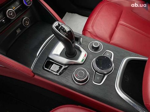 Alfa Romeo Stelvio 2020 - фото 20