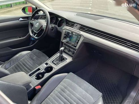 Volkswagen Passat 2018 - фото 26