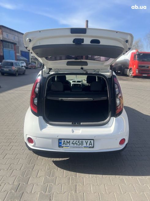 Kia Soul EV 2017 белый - фото 3