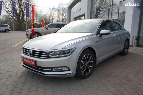 Volkswagen Passat 2018 - фото 11