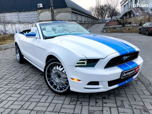 Ford Mustang 2014 белый - фото 21
