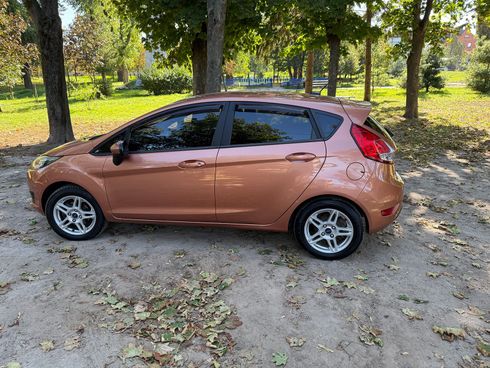 Ford Fiesta 2016 оранжевый - фото 9