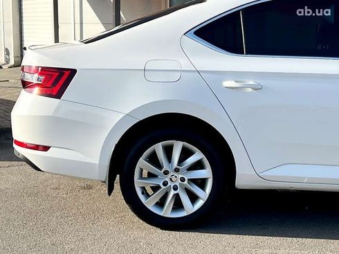 Skoda Superb 2019 - фото 15