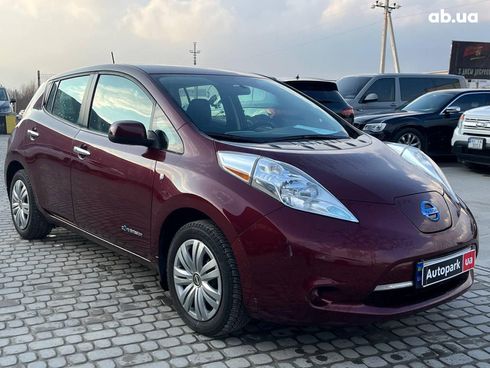 Nissan Leaf 2017 красный - фото 4