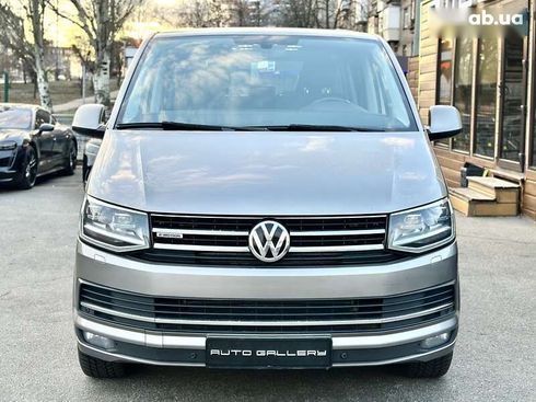 Volkswagen Multivan 2017 - фото 11