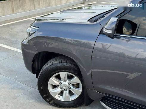 Toyota Land Cruiser Prado 2019 - фото 13