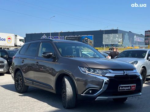 Mitsubishi Outlander 2017 коричневый - фото 3