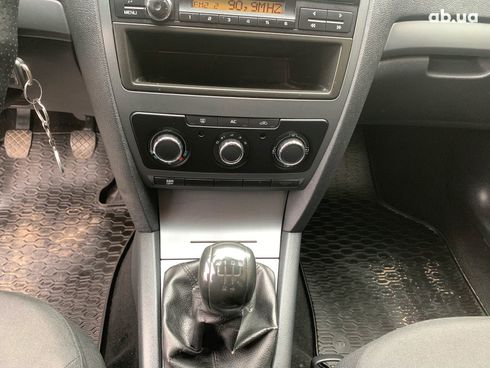 Skoda Octavia 2010 серый - фото 25