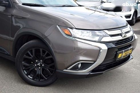 Mitsubishi Outlander 2017 - фото 13