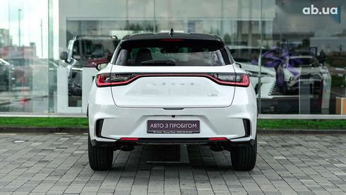Lexus LBX 2023 - фото 4