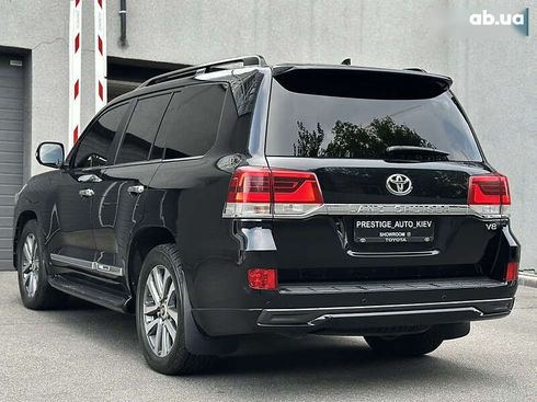 Toyota Land Cruiser 2017 - фото 23