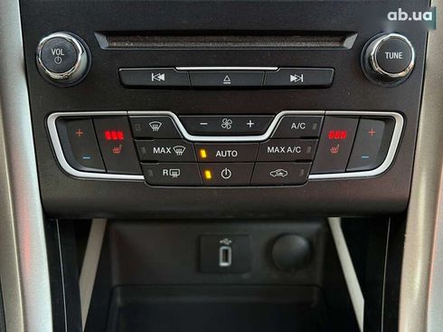 Ford Fusion 2016 - фото 30