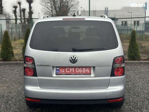 Volkswagen Touran 2010 - фото 15